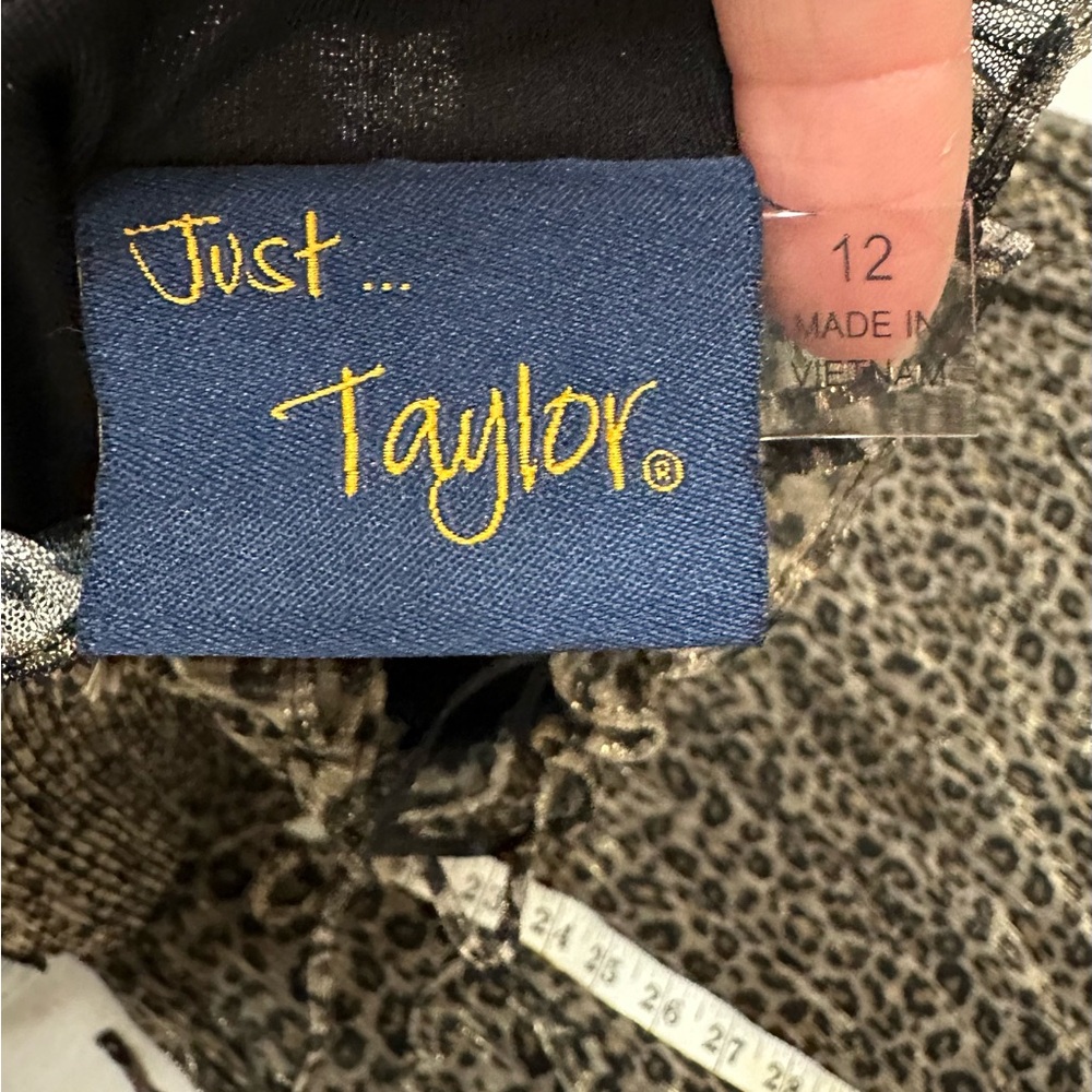 💜Just...Taylor Leopard-Print Midi Dress in Black and beige - Picture 6 of 12